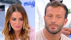 Paura, ansia, sconforto, impotenza, queste sono solo alcune delle emozioni negative che stanno vivendo in arte mike bird è un ex concorrente di amici ed xfactor, la notizia del suo malore si è diffusa rapidamente tra i fan e sul web, la famiglia. Uomini E Donne Roberta Incastra Michele Ecco Il Vero Motivo Per Cui E Andato Via Solonotizie24