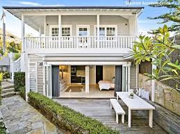 Stunning Hamptons Style Beach House In Collaroy Beach House Exterior Beach House Decor Hamptons Beach House