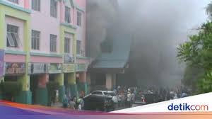 Maybe you would like to learn more about one of these? Pasar Sukaramai Pekanbaru Terbakar Pedagang Dan Pengunjung Panik