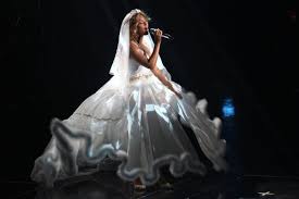 Aug 10, 2021 · beyonce comments featured videos jennifer hudson reveals the hardest parts about playing her. Beyonce S Wedding Vow Renewal Dress Star Reveals The Couture Look She Wore For A Ceremony With Jay Z London Evening Standard Evening Standard