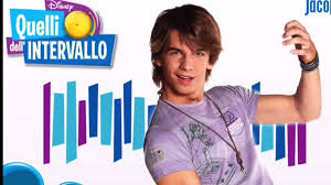 The show focuses on kids as they chat and get into unexpected situations while at a window in their school. Quelli Dell Intervallo Out Of Context Intervalloof Twitter
