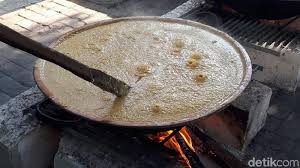 Cara membuat bubur suro sederhana, rasa mantap enak banget. Menikmati Takjil Bubur Suro Resep Peninggalan Sunan Bonang