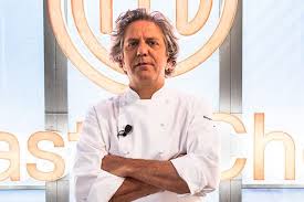 Sono bastati pochi minuti allo chef stellato giorgio locatelli per conquistare il pubblico dell'ottava edizione del cooking show di sky masterchef. Giorgio Locatelli Chi E Carriera Masterchef Vita Privata Libri