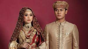 Dalam perjalanan ke kantor raja it, rizky billar ngomongin mau nikah sama lesti kejora. Cincin Lamaran Lesti Kejora Rizky Billar Harga Capai Puluhan Juta Berikut Bocoran Desainnya Tribunnews Com Mobile