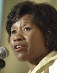 Billionaire Michael Jordan Almost Forewent $1,500,000,000+ for a Luxury Car  Worth Less Than $100K, if Not for His Mother Deloris Jordan