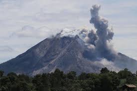 Akibat letusan gunung berapi sangat buruk, seperti korban jiwa, gagal panen, kerusakan alam, hingga hancurnya peradaban. Kualiti Udara Dipantau Ekoran Debu Letusan Gunung Berapi Sinabung Wan Junaidi Semasa Mstar