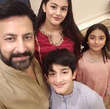 Family goals! Babar Ali clicks a selfie...