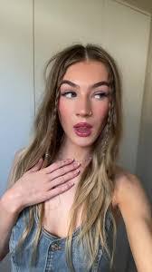 Jenna Lange's Instagram, Twitter & Facebook