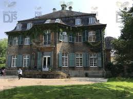 In unmittelbarer nachbarschaft befindet sich die villa weyermann. Schloss Eicherhof Leichlingen Mobile Hochzeits Dj