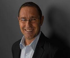 Gloria Appel's Instagram, Twitter & Facebook