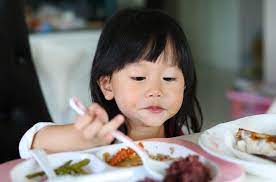 Makanan bayi umur 12 bulan. Pedoman Makanan Anak 1 3 Tahun Yang Mudah Diterapkan