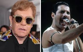 Elton John fala sobre os últimos dias de Freddie Mercury: "Aterrorizante"