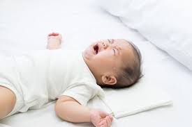 Bila anda memiliki bayi di rumah yang menangis di malam hari, itu cukup sulit untuk mencari tahu apa sebenarnya yang bagaimana cara menenangkan bayi menangis. Manfaat Membiarkan Bayi Menangis Di Malam Hari Hello Sehat