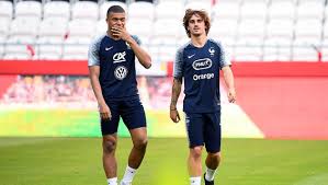 Quelles sont les compositions officielles du match france turquie ? Equipe De France Les Enjeux Du Match En Turquie Ce Soir 20 H 45