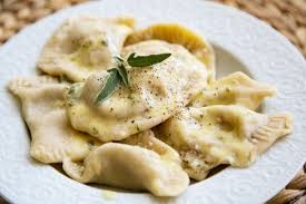 Selbstgemachte Ravioli Mit Salbei Butter Im Thermomix Ravioli Rezepte Ravioli Teig