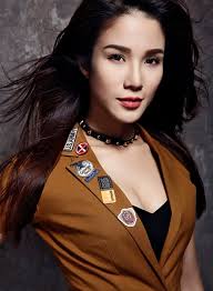 Cận cảnh gương mặt xây lại của Diệp Lâm Anh tại lễ ra mắt phim