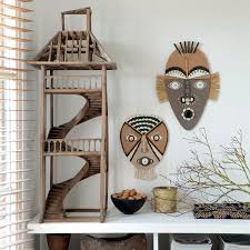 Avec cette série de masques africains, tu vas pouvoir donner libre cours à ton imagination. Des Masques De Style Africain Tres Originaux Marie Claire
