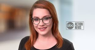 Heather Leigh's Instagram, Twitter & Facebook