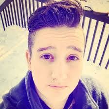 Dixie Lyons's Instagram, Twitter & Facebook