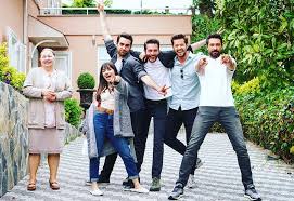 Sevda erginci'nin onur tuna ile aşk yaşayıp yaşamadığı konuşulurken, erginci'den dikkat çeken bir paylaşım geldi. Onur Tuna Ve Sevda Erginci Den Yasak Elma Dizisine Veda Pozu