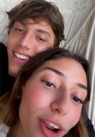 Balalaika: Emoção e Ilusão em um Só Lugar