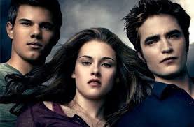 Las estrellas de la película fueron kristen stewart, robert pattinson, y taylor lautner. La Saga Crepusculo Eclipse Sobre La Pureza La Imprimacion Y Otros Absurdos