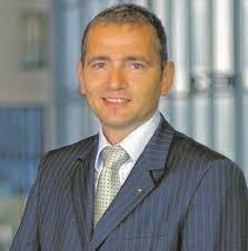 Robert Kreisel's Instagram, Twitter & Facebook