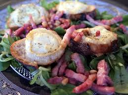 Salade De Chevres Chauds Aux Lardons Et Aux Pignons Regal De Paresse Salade Chevre Salade De Chevre Chaud Chevre Chaud