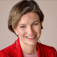 This is in my FB memories today. Daddy's gone to Heaven and Lisa is too.  They are so lucky. I treasure every memory with them. Can you even begin to  imagine what