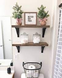 You can't go wrong with whitewashed decorations for any room of your home and your bathroom is no exception. 15 Brilliant Christmas Bathroom Decor Ideas