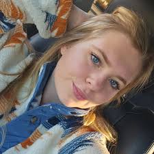 Receiving a package for Rebekah Wood, please contact