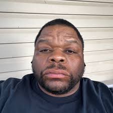 Amazon.com: Derrick Davis: books, biography, latest update