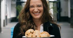 Actrice Mona Mina Leon: “Ik laat de angst mijn leven niet bepalen”