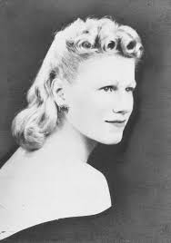 The beautiful Amelia “Ollie” Nelson Willis in the 1940s, with her husband  and son : r/TheWayWeWere