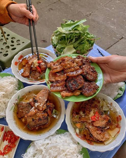 Top 8 quán bún chả Hà Nội ngon trứ danh ở vùng đất Hà Thành - iVIVU.com