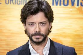 Fabrica de bani sezonul 4. Pro Tv Cum AratÄ Familia Profesorului Din Casa De Papel Cel Mai De Succes Serial Netflix In Limba SpaniolÄ