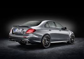 Los Angeles 2016 Mercedes Amg E 63 4matic Et E 63 S 4matic Leblogauto Com Mercedes Amg Vehicule De Luxe E63 Amg