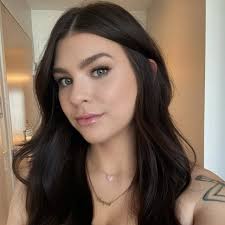 Alyssa Jett's Instagram, Twitter & Facebook