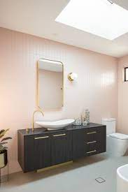 29 Bathroom Vanity Hardware Ideas