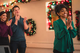 Movie Trailer: Im Glad Its Christmas [Starring Gladys Knight, Jessica  Lowndes] - That Grape Juice