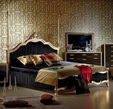 Black and gold bedroom contain a combination that is excellent for building a luxurious look in the most private room in your house. Shinyinterior Com Gold Bedroom Decor Gold Bedroom Black Gold Bedroom