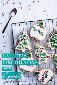 La decoración de galletas data de al menos el siglo xiv, cuando en suiza se tallaban moldes de galletas springerle en madera para imprimir motivos bíblicos en las galletas. Galletas Decoradas Para Navidad Sol Gundaker Recetas Clasicas Con Un Giro Moderno