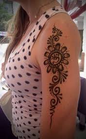 Learn how to draw a lotus flower around the ohm design for henna tattoos in this free video on body art.expert: 48 Henna Body Art Ideas Henna Body Art Henna Body Art
