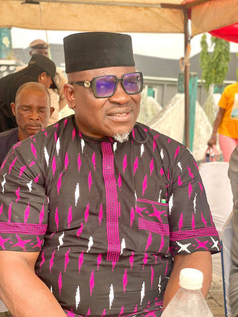 Izeze Remains High-Spirited, Pays Fines for Inmates at Warri Custodial Centre - Secrets Reporters Nigeria - No Place To Hide