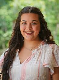 Elizabeth Yamashita's Instagram, Twitter & Facebook