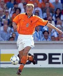 La Naranja Mecanica Holandesa Dennis Bergkamp Leyendas De Futbol Mundial De Futbol Dennis Bergkamp