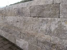 Garten mauer zaun steine buy this stock photo and explore. Pin Auf Burgmauer