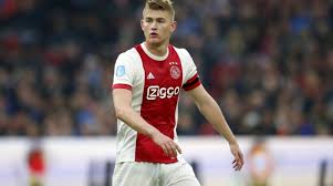 Met dank aan een schlemielige own goal van mats hummels. De Ligt In Belangstelling Van Bayern Als Opvolger Boateng Sportnieuws