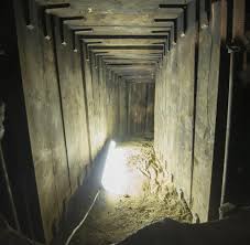 Finde hier alle informationen der deutsche bank filiale prinzenallee 1 in berlin (13357). Tunnelraub Floppt Berliner Einbrecher Graben Sich Fast Bis Zum Tresor Welt