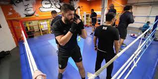 Les joueurs choisissent librement leur point de départ. Video Stade Rochelais Les Joueurs Participent A Un Entrainement De Boxe